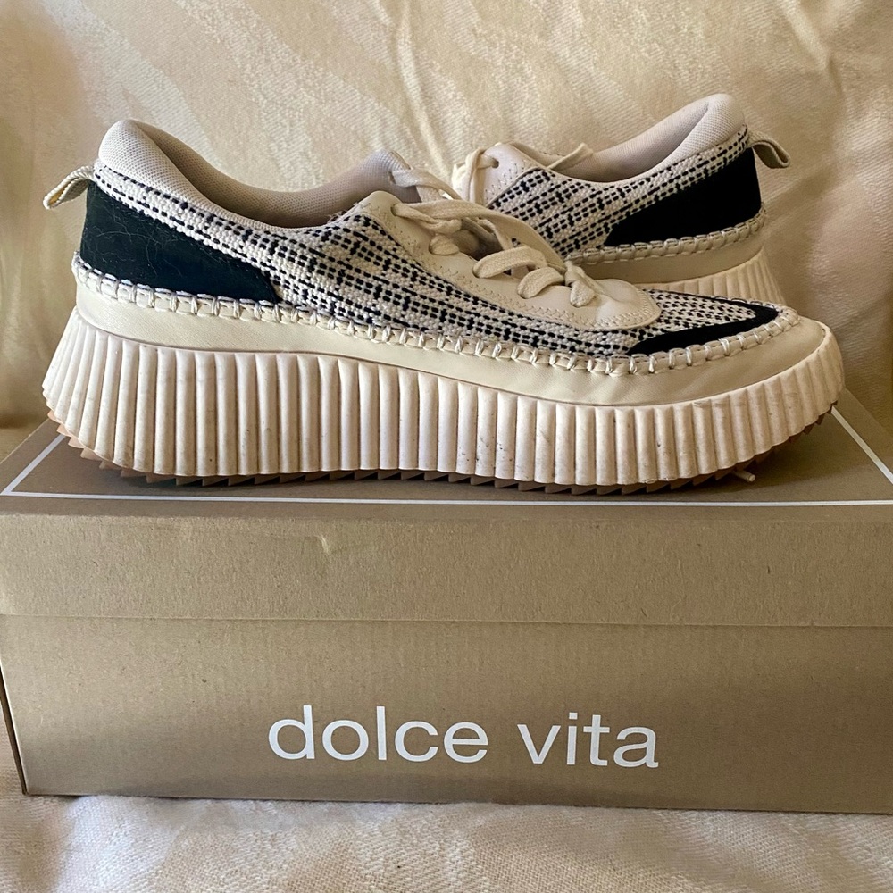 Dolce Vita Women's Black and Cream Platform Sneakers